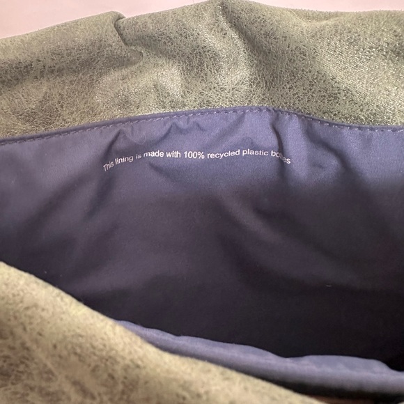 SOLD - Matt & Nat soft vegan suede leather green messenger bag - Picture 6 of 11